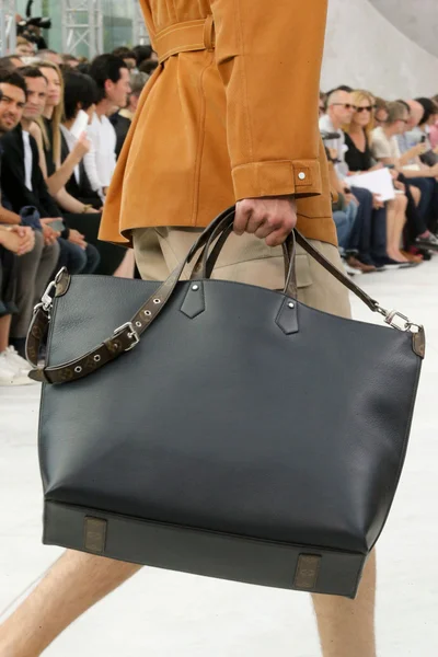 Look 12